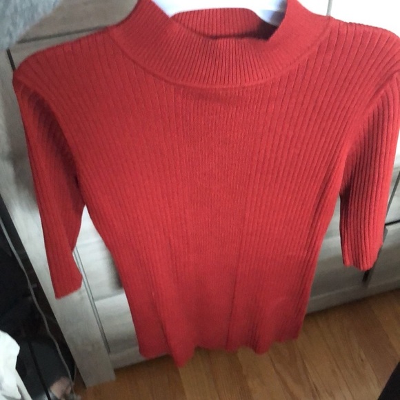 Form fitting top round neck - Picture 3 of 4